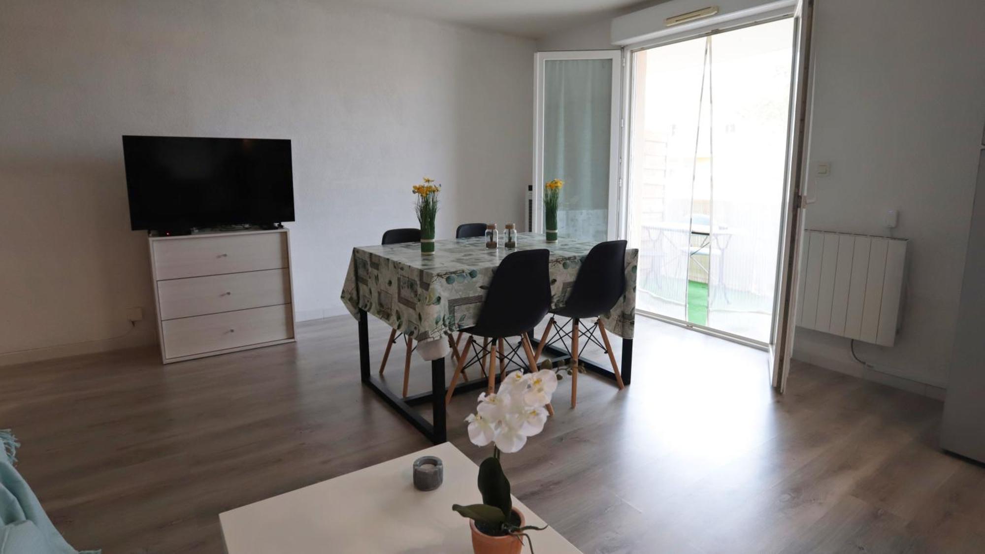 Appart T2 Dans Residence Calme Parking Prive Gratuit Miramas Exterior photo